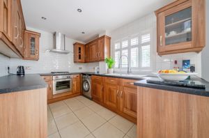 Kitchen diner angle 1- click for photo gallery